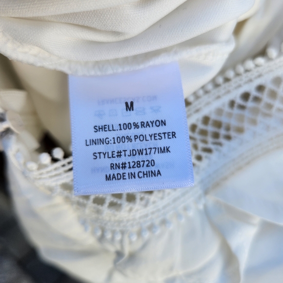 NWT Francesca's Collection Jun & Ivy Lace Ruffle Crochet Blouse Top - Picture 4 of 8